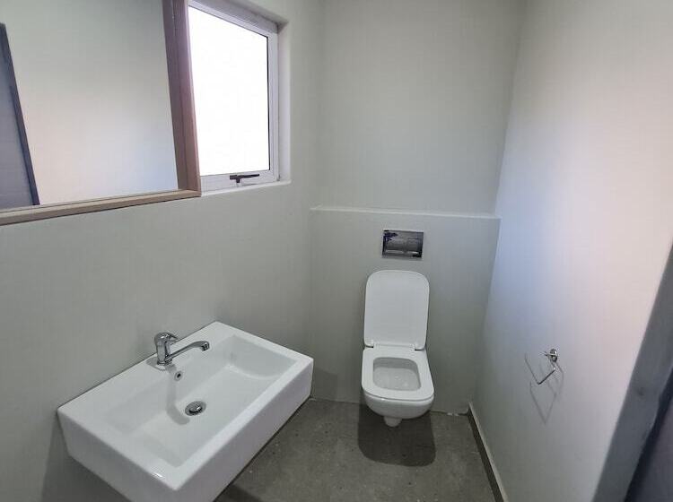 Отель Luxe On Ridge Boutique