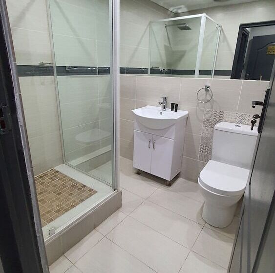 Отель Luxe On Ridge Boutique