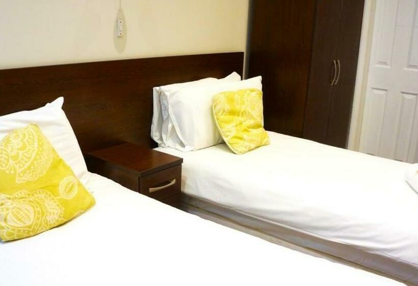 בית מלון כפרי Oyo Oban