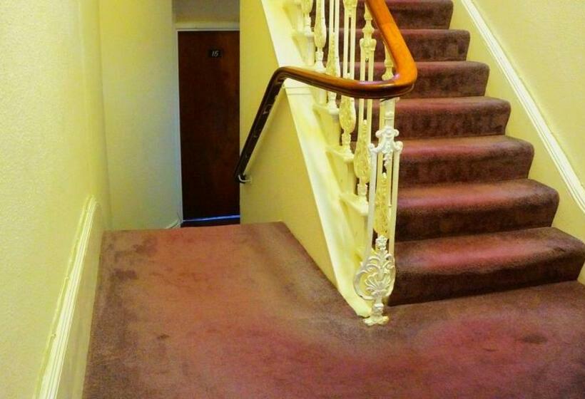 בית מלון כפרי Oyo Oban