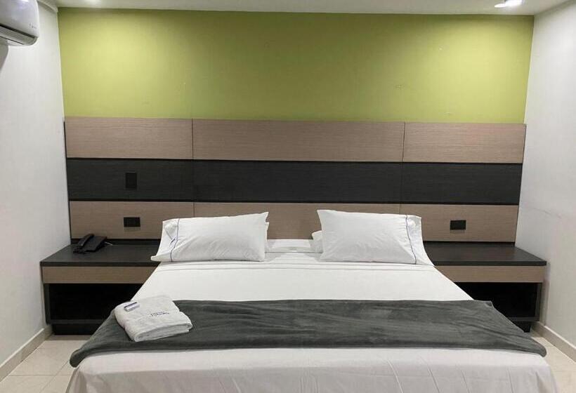 酒店 Plaza Real Ocaña