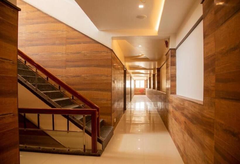 ホテル Sri Balaji Grand