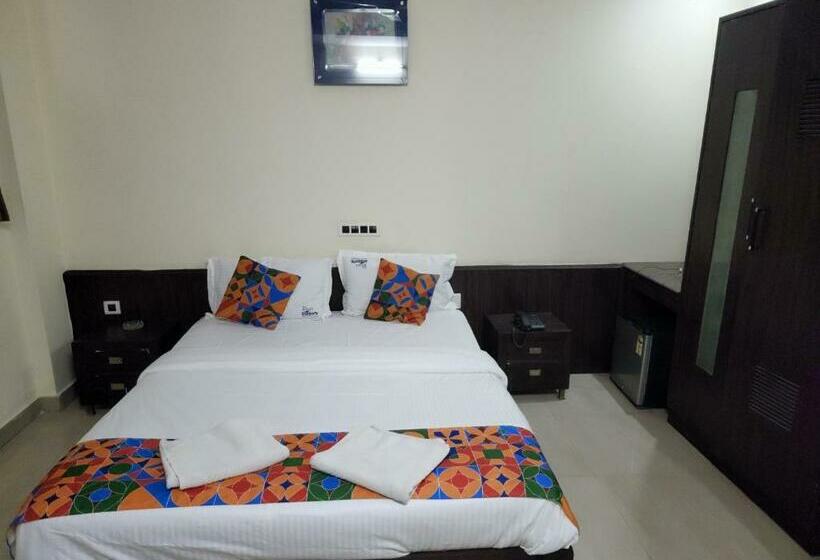 Westernsuites Hotel / Spa