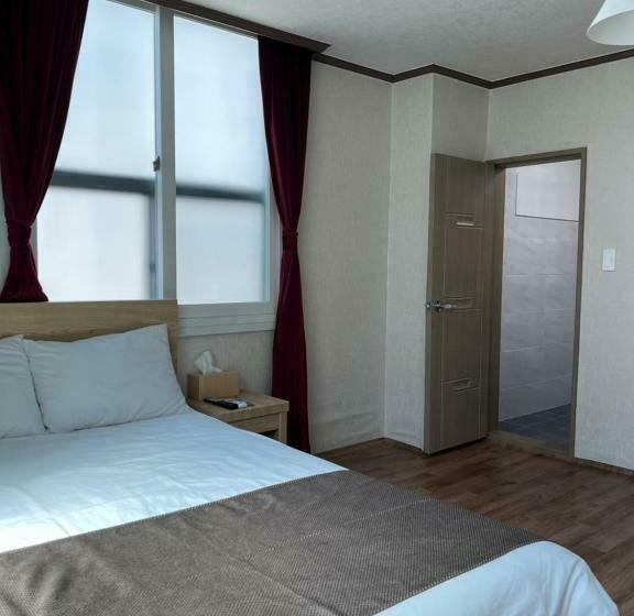 Pensió Bricks Stay Jeju City & Aiport