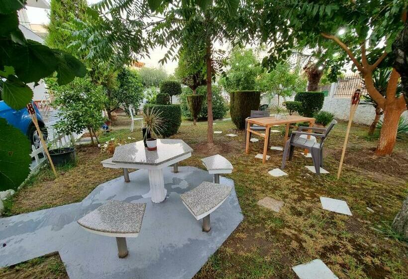 פנסיון Guest House Vila Elezi