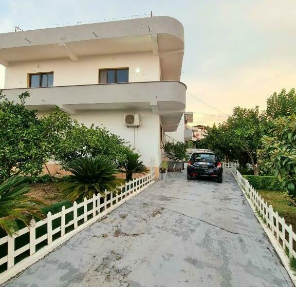 פנסיון Guest House Vila Elezi