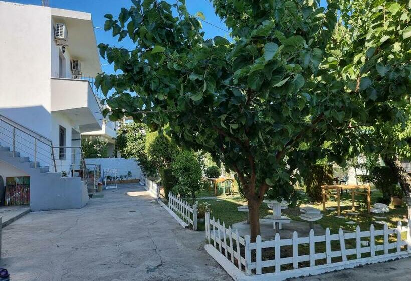 פנסיון Guest House Vila Elezi