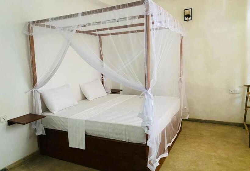 بنسيون Mealanie S House