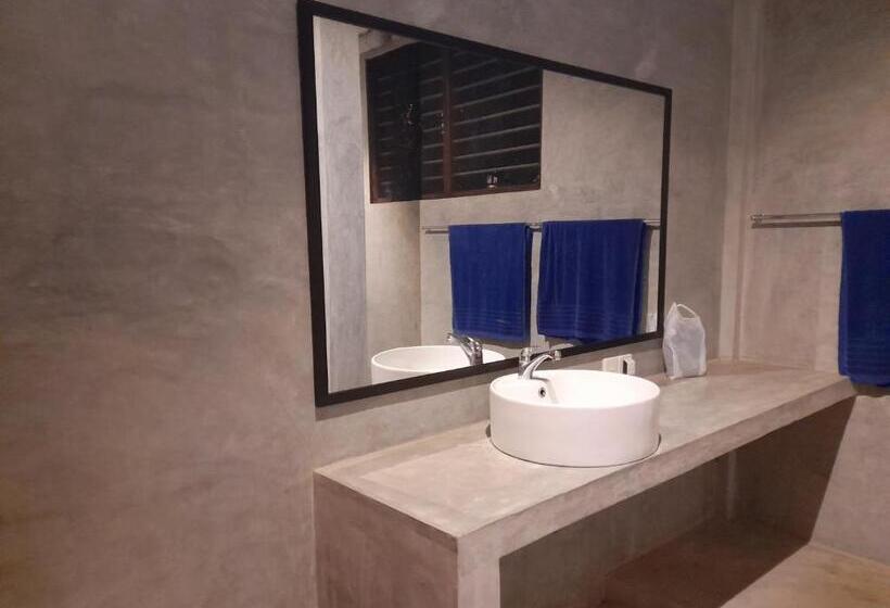 بنسيون Mealanie S House