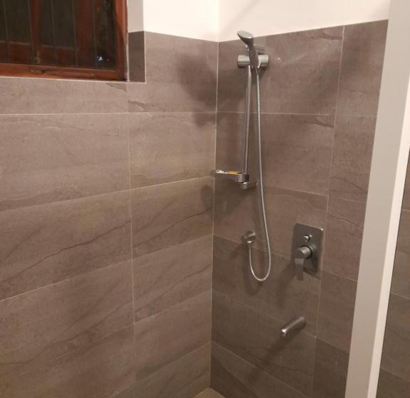 بنسيون Mealanie S House