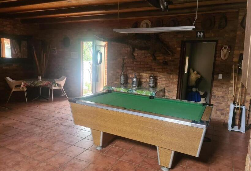 פנסיון Royal Villa Guesthouse