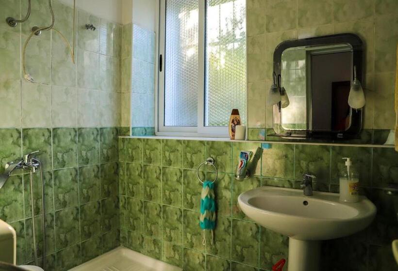 פנסיון Stone Villa Gorice