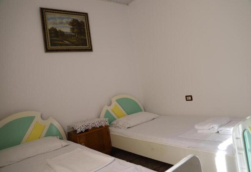 פנסיון Stone Villa Gorice