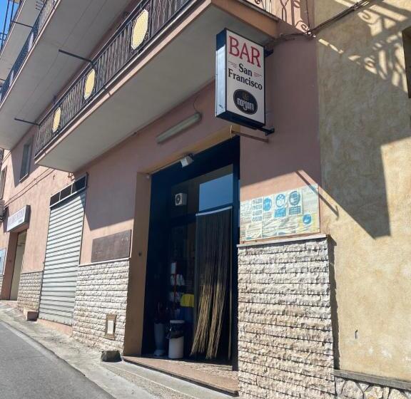 مبيت وإفطار A Casta , Come A Casa Tua