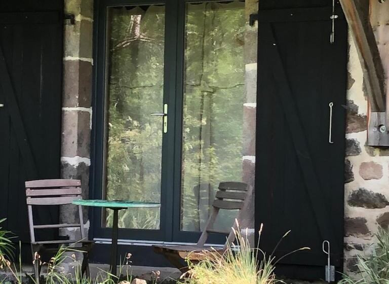 민박 Au Rocher De Combières