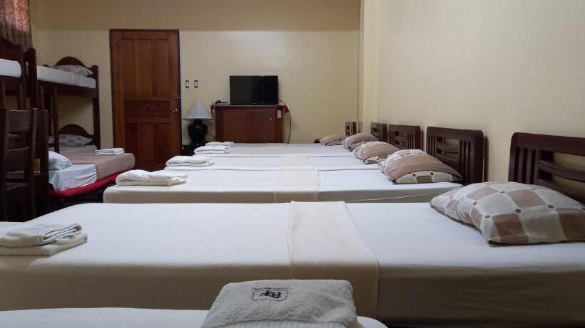 تختخواب و صبحانه Rf Aniceto Mansion