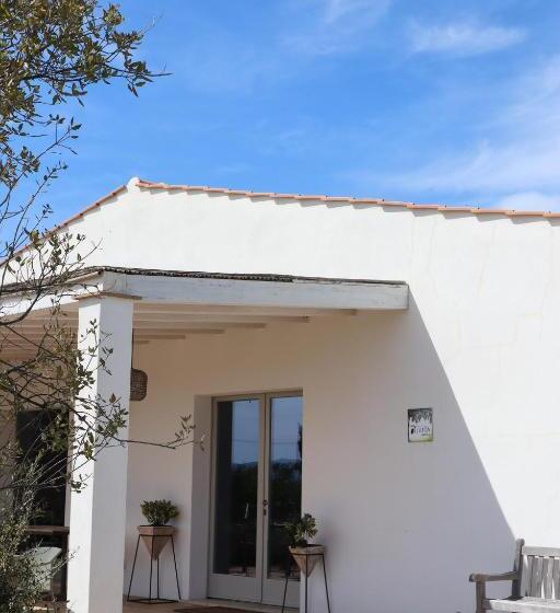 هتل Casale Oliveta