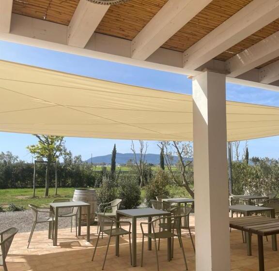 هتل Casale Oliveta