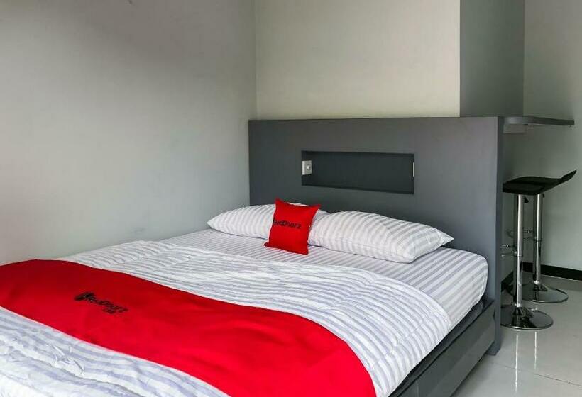 בית מלון כפרי Reddoorz Syariah At Jalan Endro Suratmin Lampung