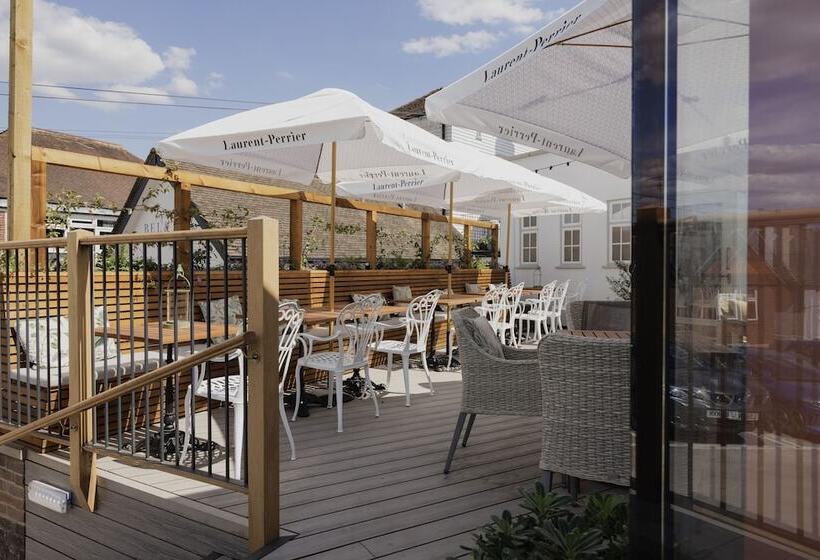 בית מלון כפרי The George & Dragon