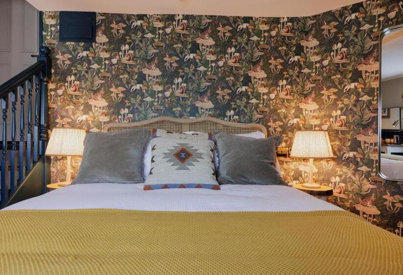 בית מלון כפרי The George & Dragon