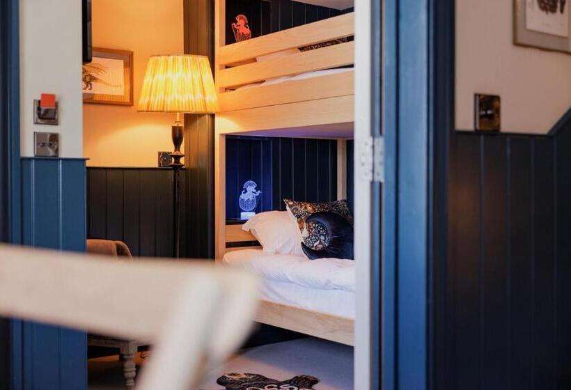 בית מלון כפרי The George & Dragon