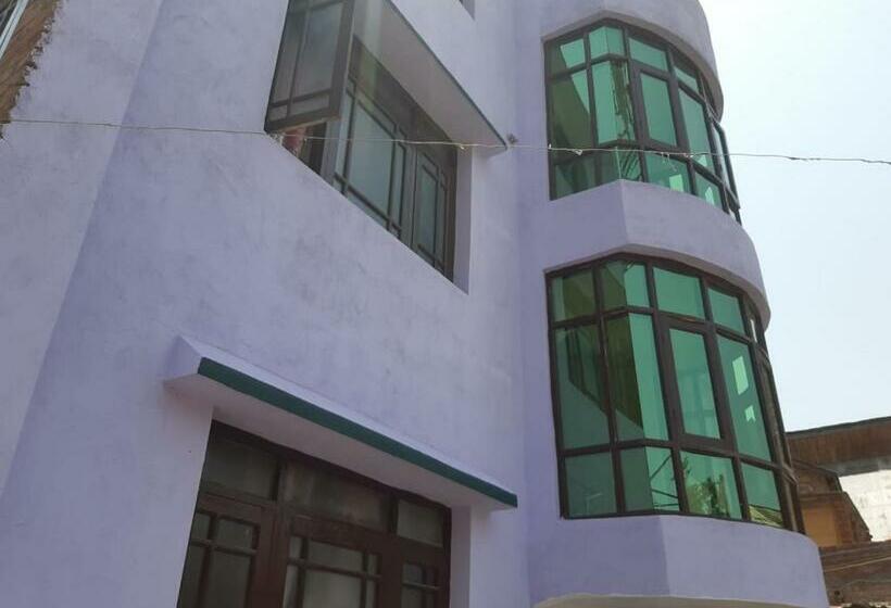 ペンション Aisha Guest House