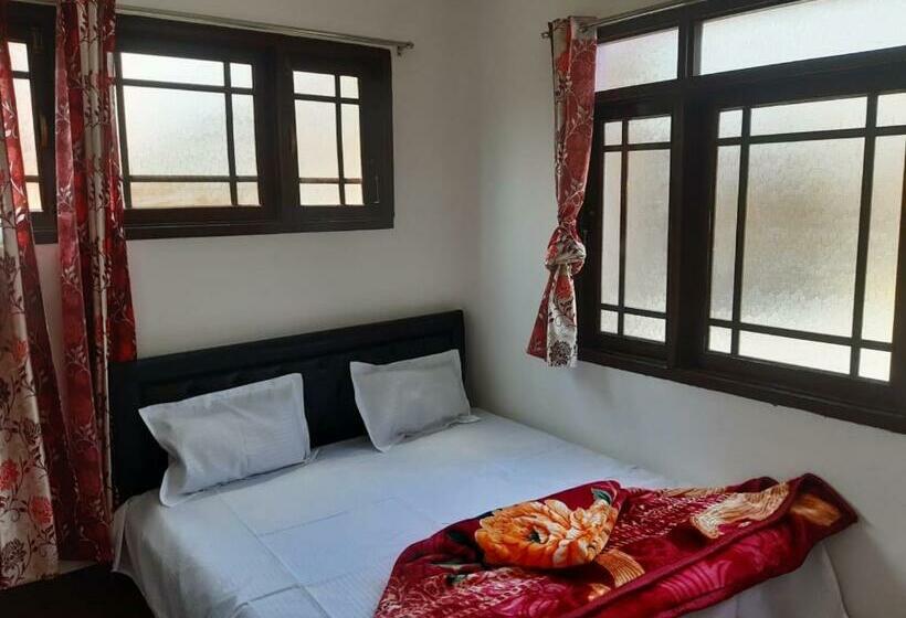 ペンション Aisha Guest House