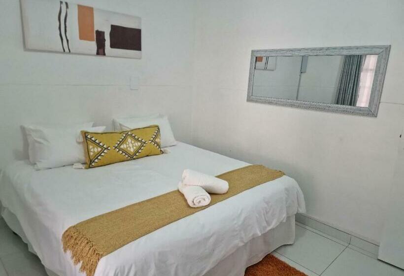 פנסיון 57 On Lorne Guesthouse