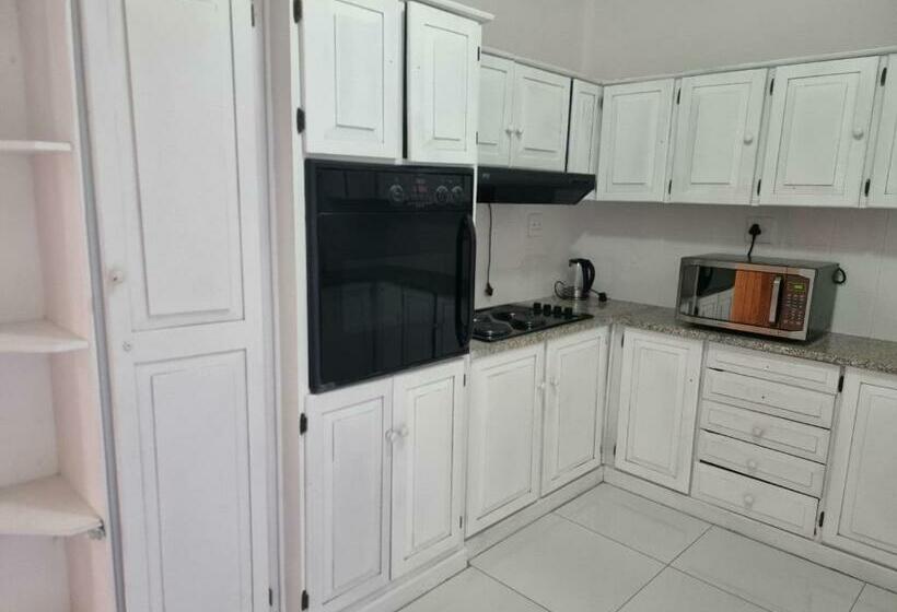 פנסיון 57 On Lorne Guesthouse