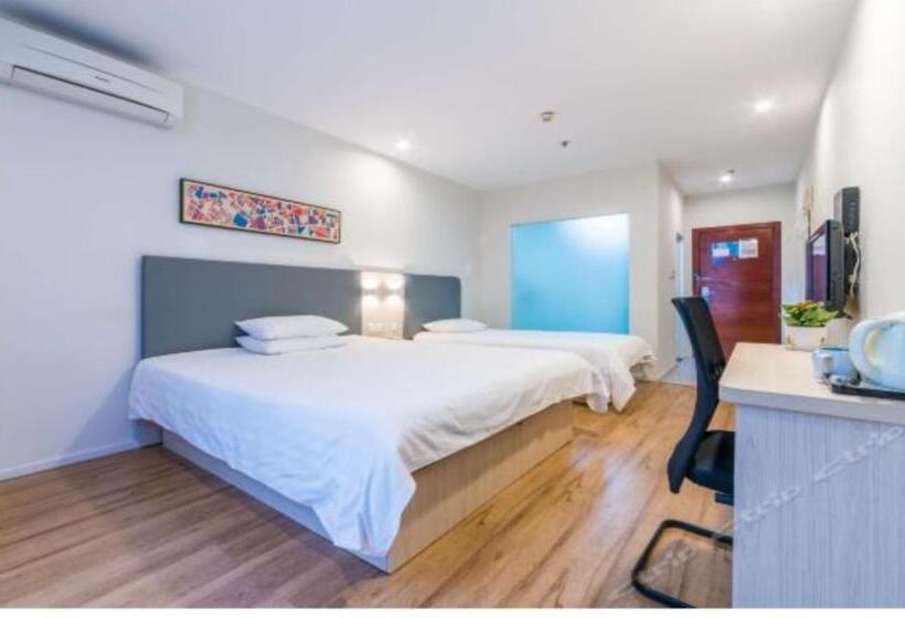 Hanting Hotel Xiamen Wenzao Metro Station