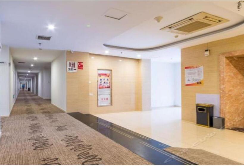 Hanting Hotel Xiamen Wenzao Metro Station