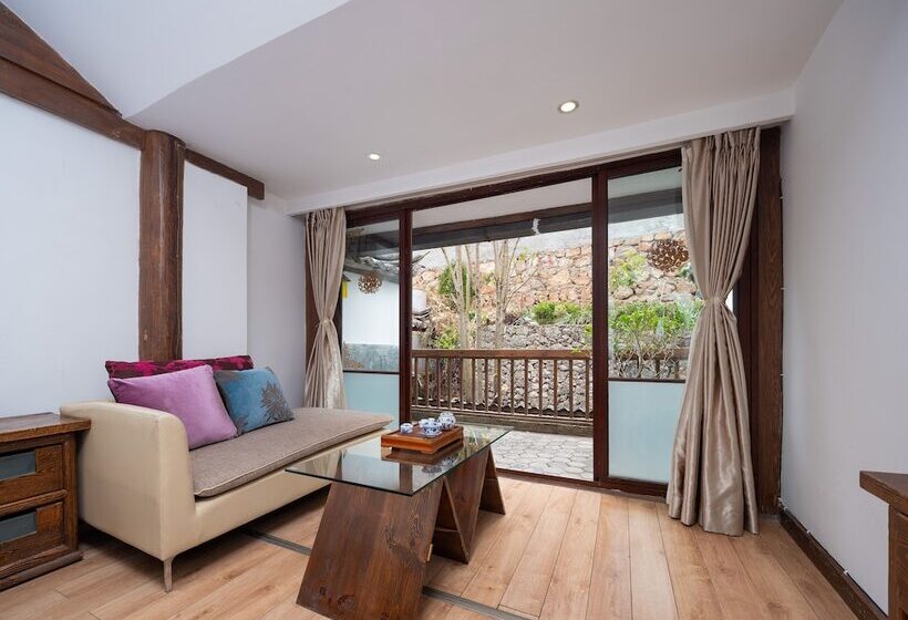 Hotel Lijiang Merry Inn