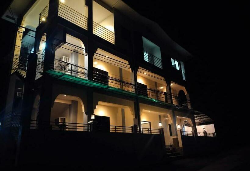 هاستل Junie Pension House