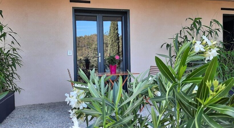 Bed and Breakfast Les Hauts Du Peireguier