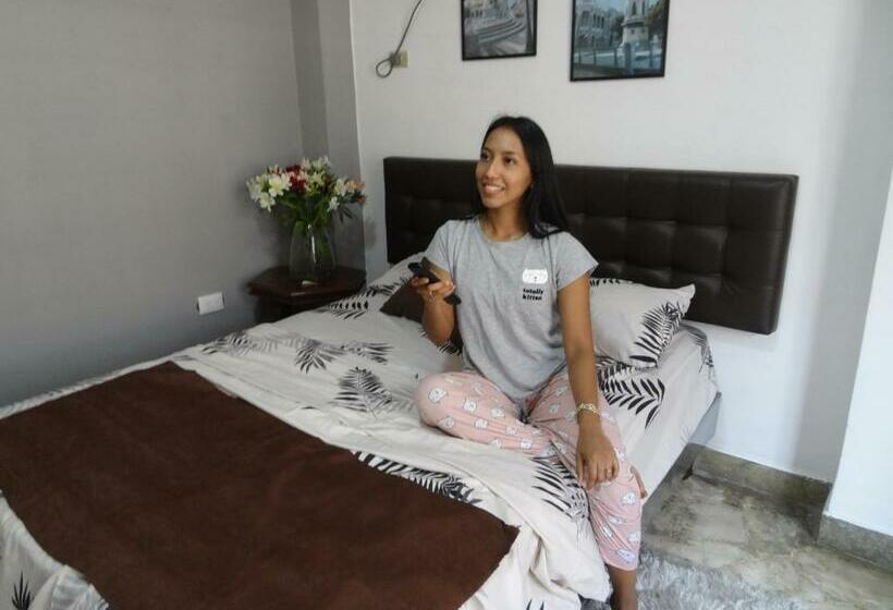 Aamiaismajoitus (B&B) Villa 97 Guayaquil Suites Y Habitaciones Económicas Cerca Del Aeropuerto