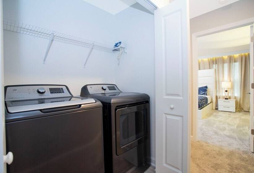 Gorgeous 4bd W/ Pool Close To Disney @ Storey Lake 4289