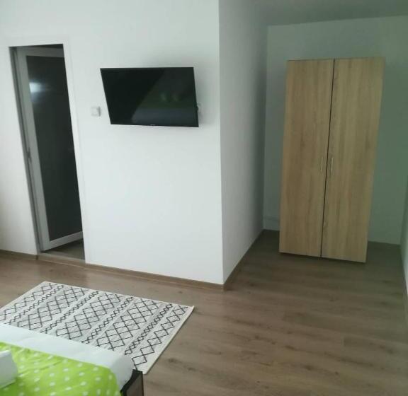 بنسيون Casa Adelin