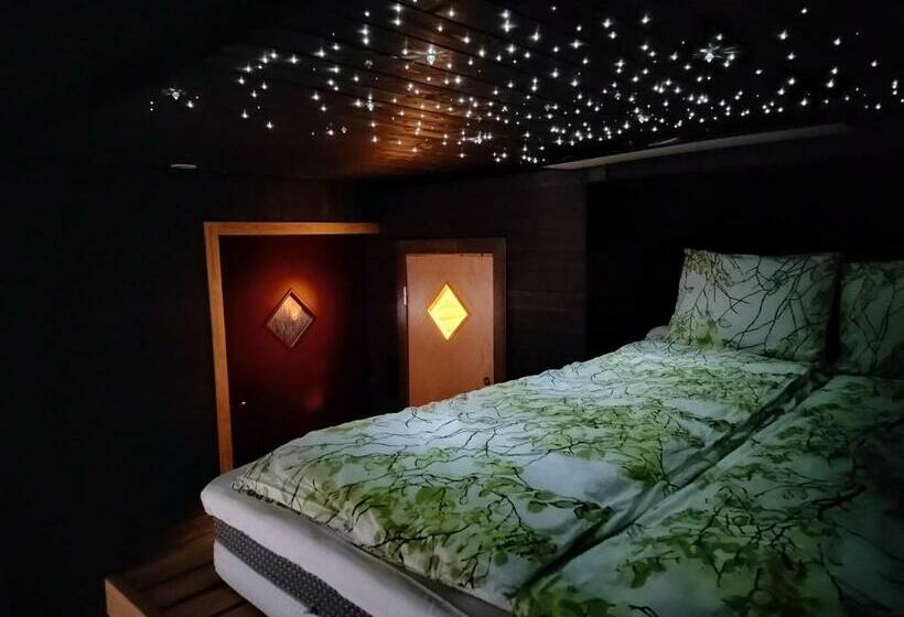 膳宿费 Kalle S Unluxury Guest House Aircon 15min City Center By Train