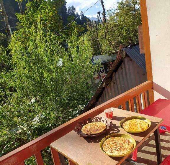 פנסיון Mir Guest House