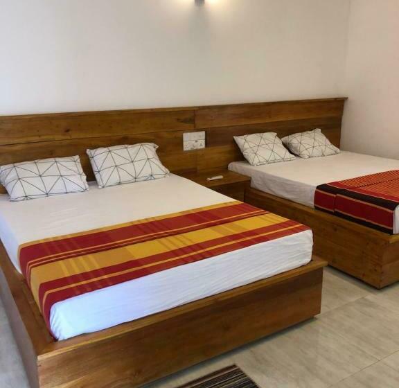 بنسيون Sun Rise Family Resort   Anuradhapura