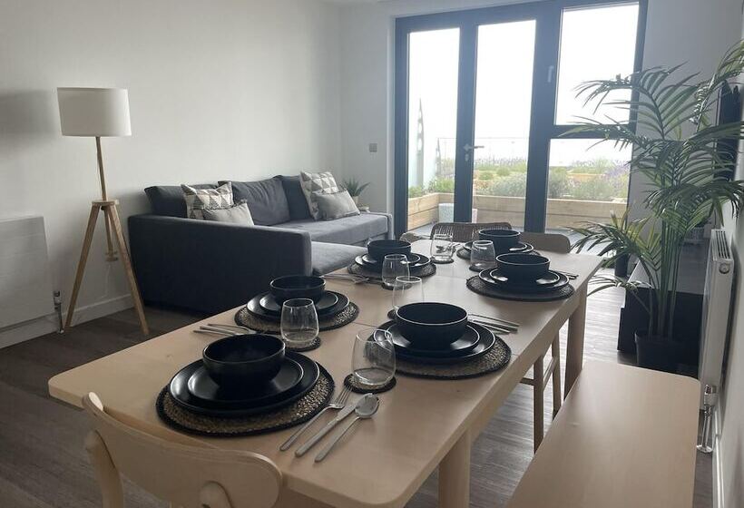 Beautiful Apartment On Ramsgate Sea Front