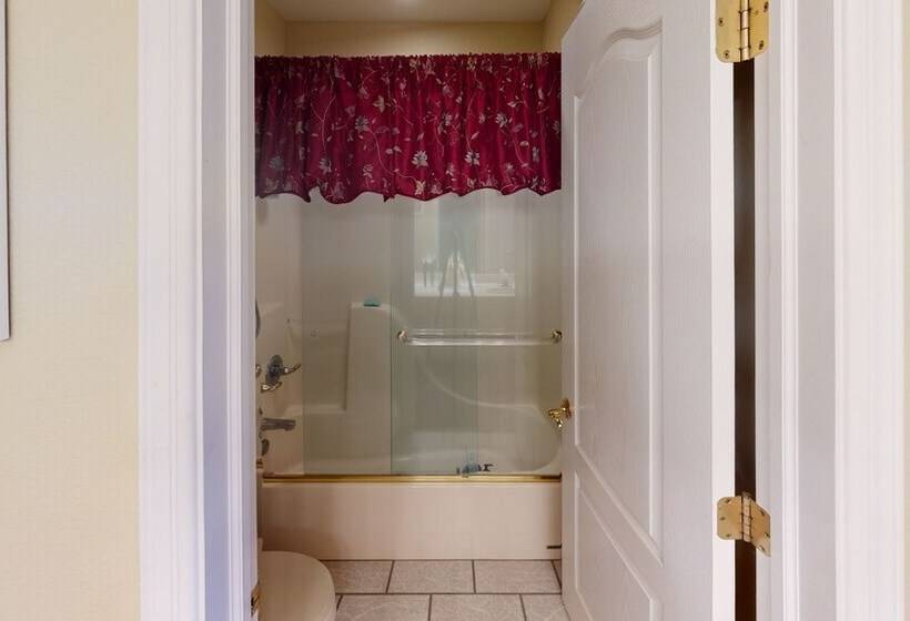 Exquisite Mountain Mansion Entire Home