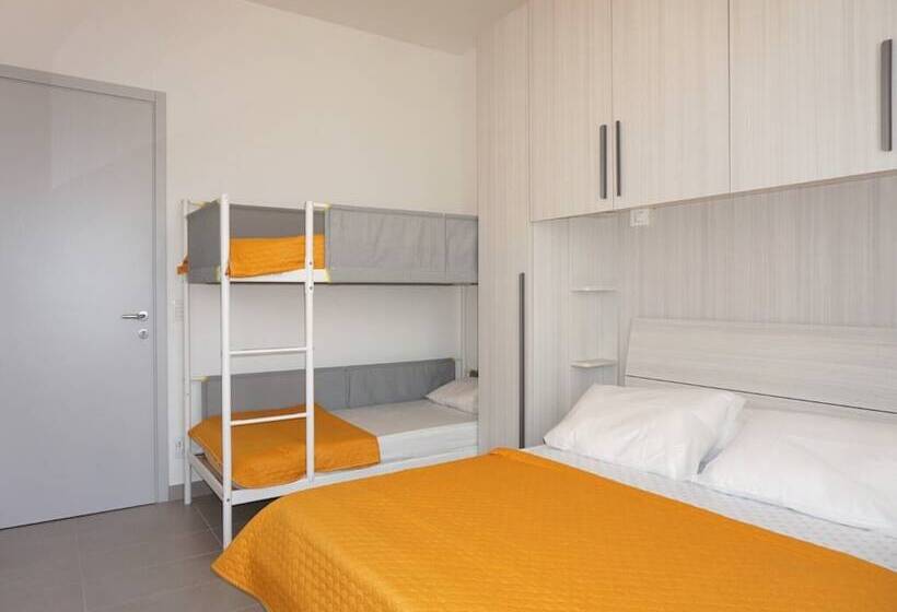 Lovely Flat With Balcony And Shared Swimming Pool