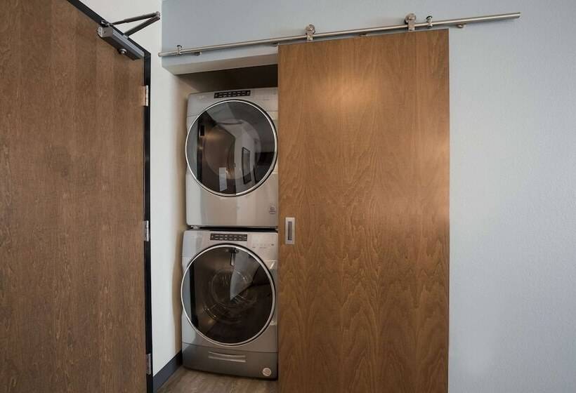 فندق Everhome Suites Corona