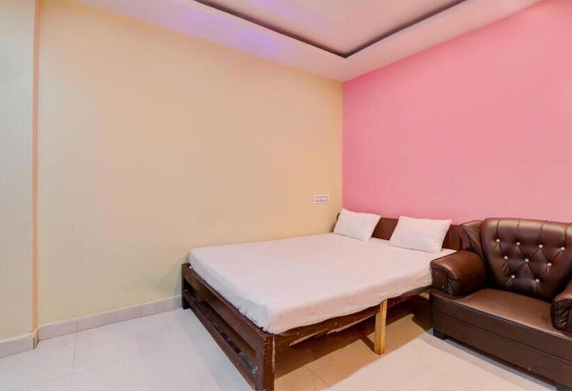 ホテル Oyo 89551  Holiday Inn