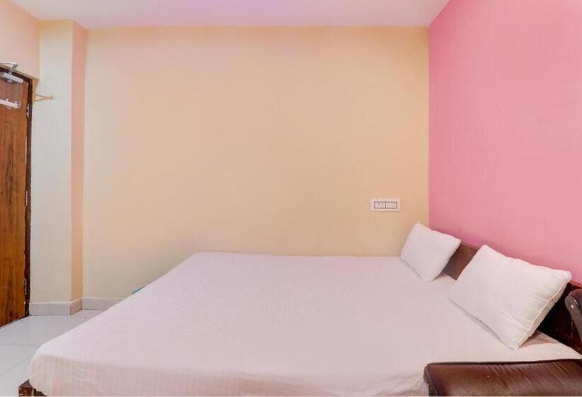 ホテル Oyo 89551  Holiday Inn