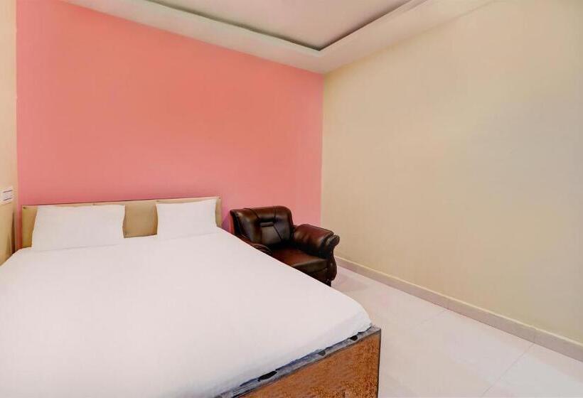 ホテル Oyo 89551  Holiday Inn