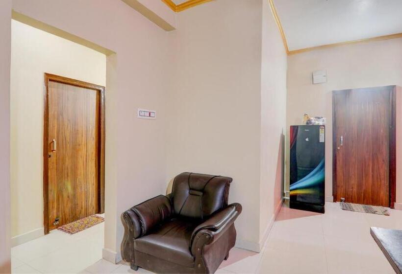 ホテル Oyo 89551  Holiday Inn