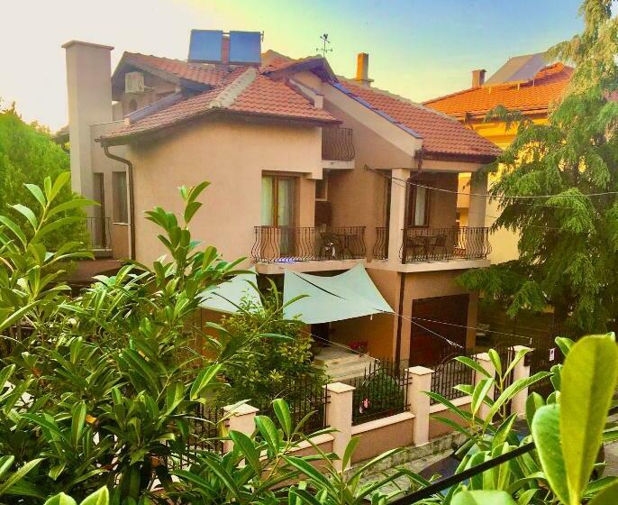 膳宿费 стаи за гости димитрови